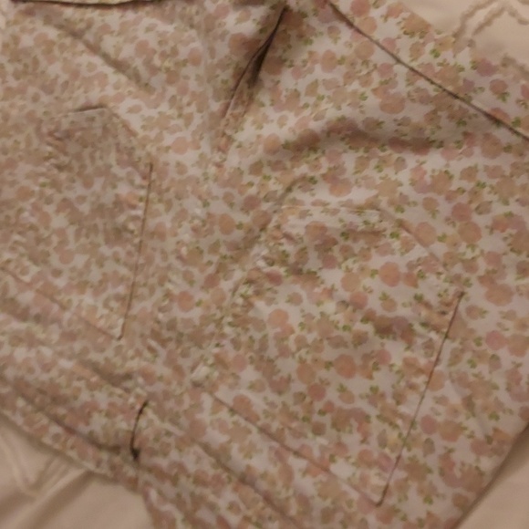 Shorts - Picture 2 of 3